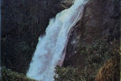Dunhinda Waterfall