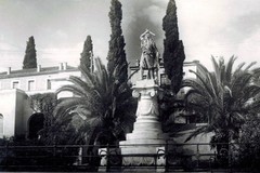 Άγαλμα του Αθανασίου Νταϊκό, Λαμία