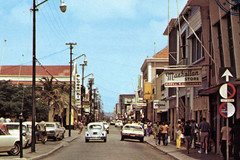 Nassaustraat' of 'Mainstreet', het drukke winkelcentrum van Aruba