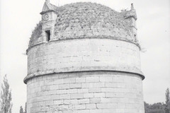 Château de Pressac à Daignac : colombier avec dôme