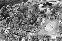 Ancienne abbaye à Saint-Pierre-sur-Dives. Vue aérienne