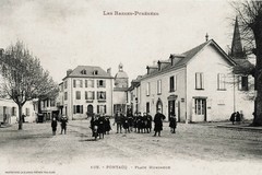Pontacq. Place Huningue