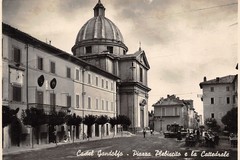 Castel Gandolfo, Piazza Plebescito e la Cattedrale