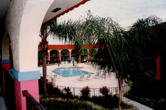 Sheraton Inn. Lakeside, patio (II)