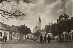 Dolní Němčí. Pohled ulicí ke kostelu