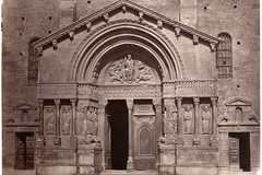 Portail de l'église de St Trophime à Arles (XIIe siècle)