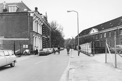 St. Josephstraat met rechts een gedeelte van de voormalige lancierskazerne