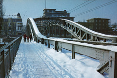 Pohled na most Miloše Sýkory v zimě
