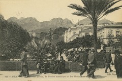 Le Jardin public, le Casino municipal et les Montagnes de Sainte-Agnes