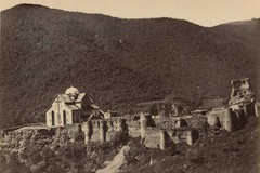 Ախթալայի վանք Монастырь - храм и крепостная стена Ахталы