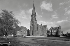 Reeuwijk-Dorp. Sint-Petrus en Pauluskerk en pastorie