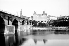 Montauban. Pont, hôtel de ville, clocher de Saint Jacques