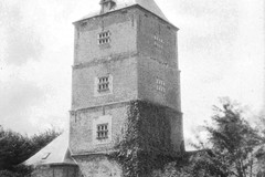 Château de Grosville à Rivière : colombier carré