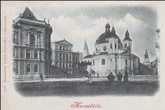 Kroměříž. Masarykovo náměstí. Pohled na část Fürstenberkova náměstí s kostelem