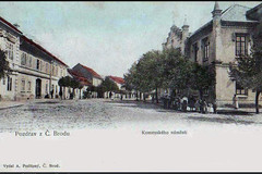 Český Brod, Komenského náměstí
