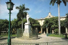 Plaza de Armas & Estatua de Carlos Manuel de Céspedes