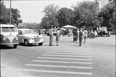 Ecke Boulevard Cart-Vogt und Boulevard du Pont-d'Arve: eine der acht ersten weiblichen Verkehrspolizisten