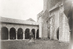 Cathédrale Notre-Dame de Saint-Bertrand-de-Comminges. Le cloître