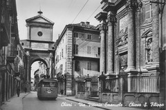 Chieri, Via Vittorio Emanuele II e Chiesa San Filippo Neri