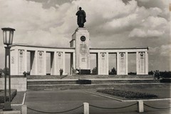 Berlin - Denkmal d, Sorpj. Armee