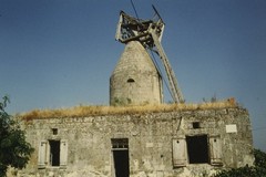 Chouzé-sur-Loire. Moulins-caviers : Vue générale du grand moulin