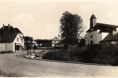 Horní Bečva. Střed obce s kostelem