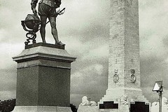 Plymouth. Sir Francis Drake Statue & Naval War Memorial