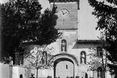 Montjoyer. L'entrée de l'abbaye d'Aiguebelle