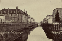 La Vilaine à Rennes, avec l'ancien hôpital Saint-Yves (à gauche)