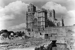 Cathédrale Notre-Dame d'Évreux après les bombardements de juin 1940