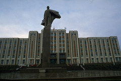 Monumentul lui V.I Lenin în fața Consiliului Suprem al Transnistriei