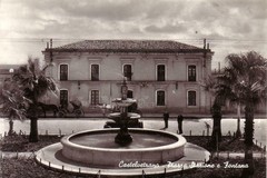 Castelvetrano, Piazza Stazione e Fontana