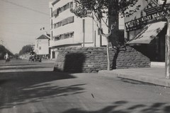 View along Avenue Pétain at the corner of Route Cohen