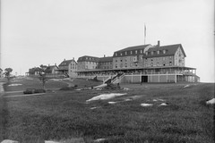Oceanic Hotel and cottages on Star Island