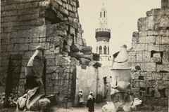 The first pylon and mosque Abu-Al-Kaggaga