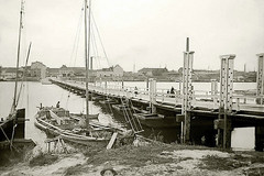 Senas pontoninis tiltas
