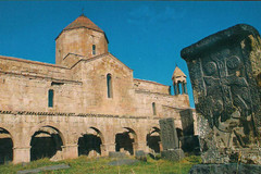 Խաչքարը և Օձունի Կույսի տաճարը: Օձունի վանք. Chiesa Odzun