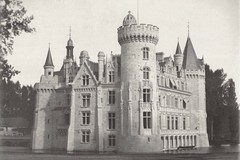 Château de la Mothe-Chandeniers, côté droit et façade arrière (sud-est)