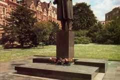 Pomník V. I. Lenina / Monument do V.I. Leninin