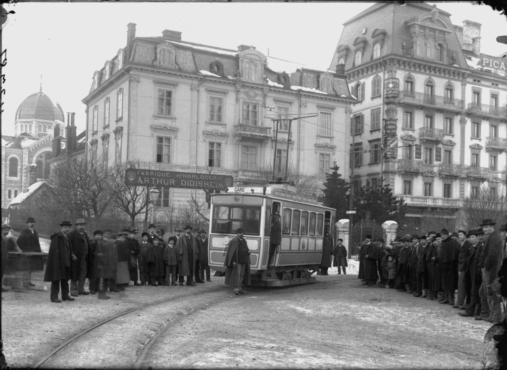 La Chaux-de-Fonds, Leopold-Robert Avenue: Tramway