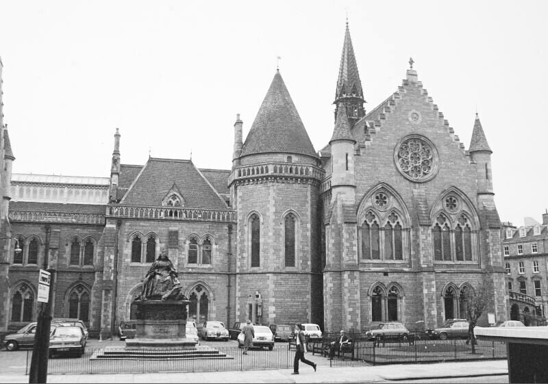 Dundee, Albert Institute