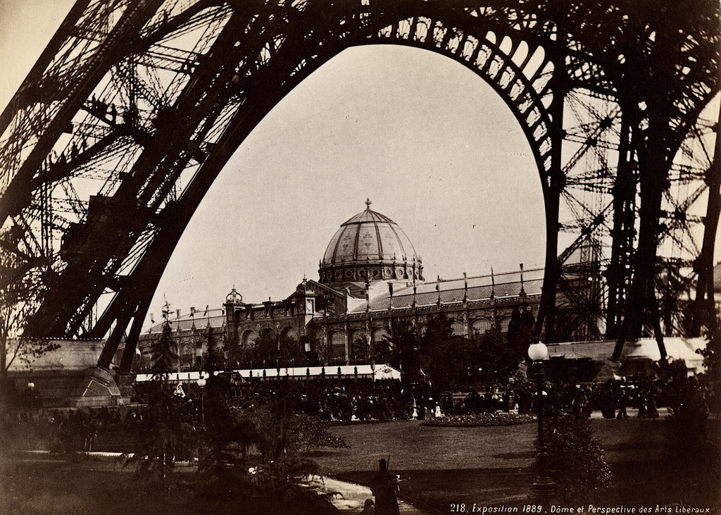 Exposition universelle de 1889: Dôme et perspective des Arts Libéraux