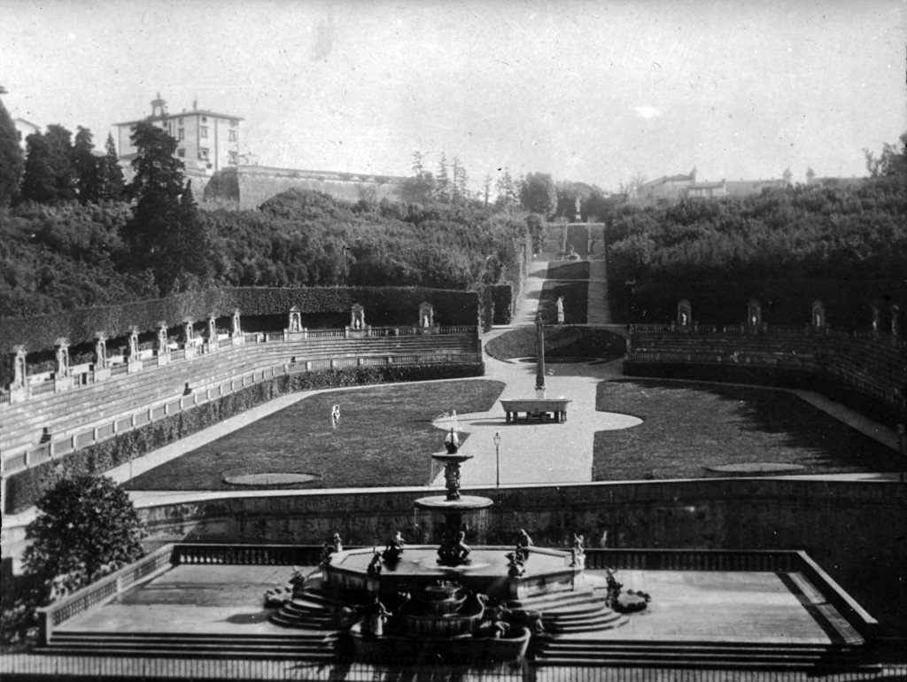 Palazzo Pitti. Fontana del Carciofo