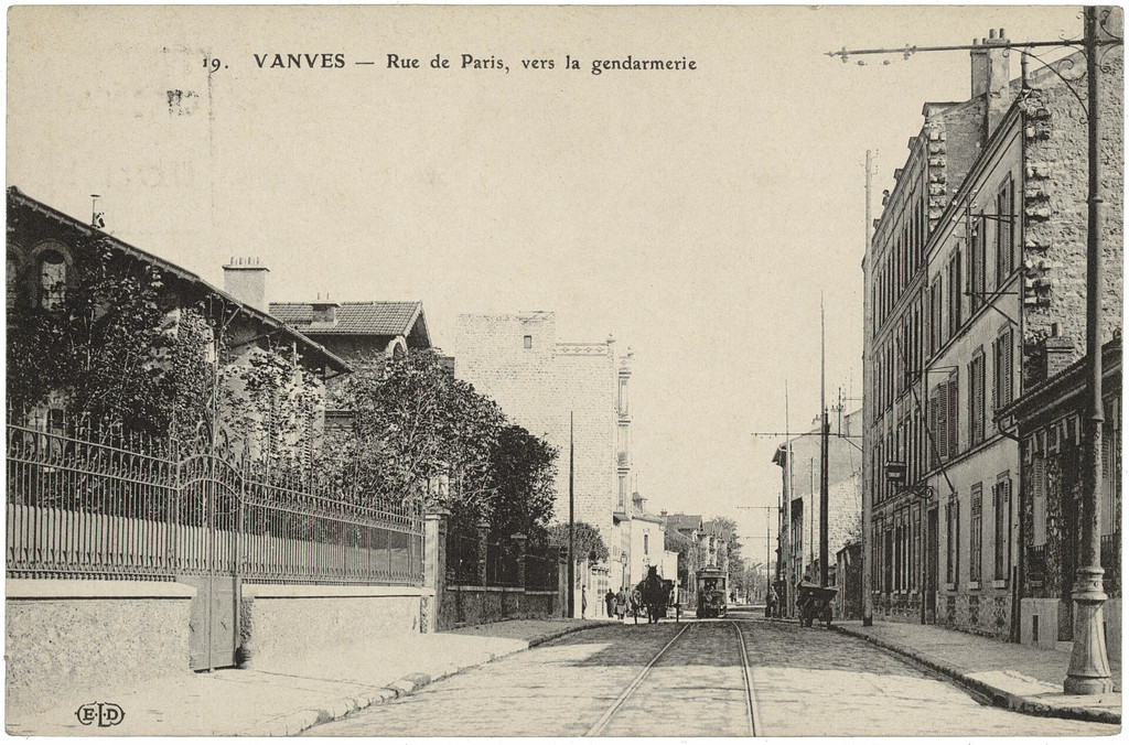 Rue de Paris, vers la gendarmerie