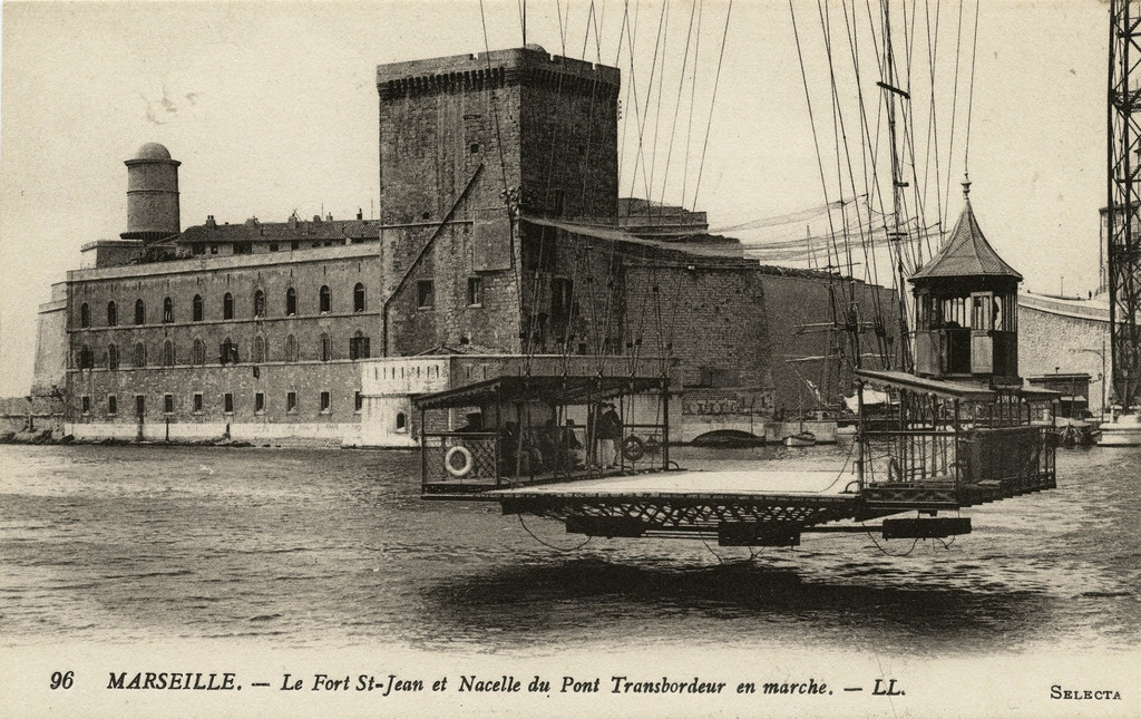 Le Fort St-Jean et Nacelle du Pont Transbordeur en marché