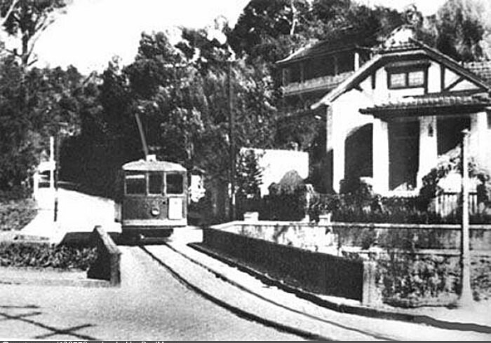 A Rua Gonçalves desliza na década de 1920, com a casa que Zweig deveria alugar em 1941