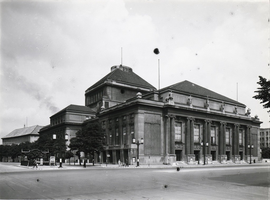 Bismarckstraße 34-37: Deutsches Opernhaus