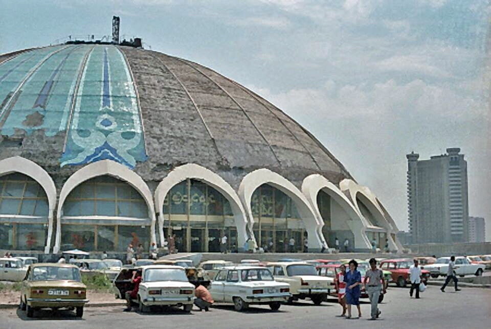 Таким был новый Октябрьский рынок Ташкента в 1990 году