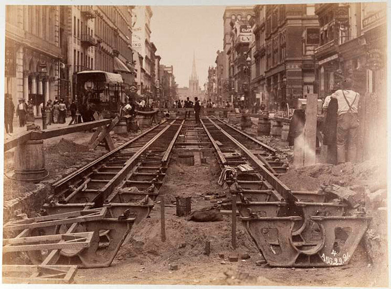 Construction of the cable road on Broadway
