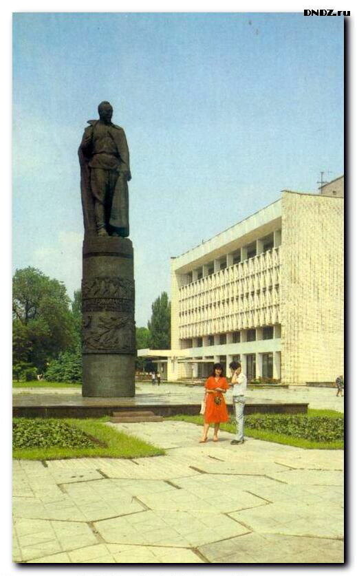 пам'ятник Дзержинському